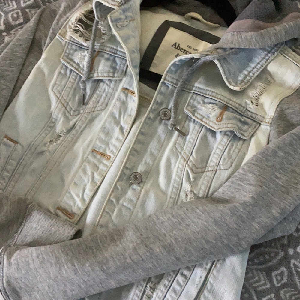 Jean jacket - Picture 3 of 4